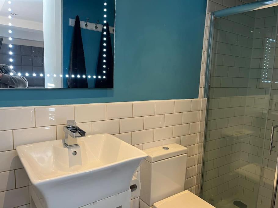 Gorgeous 2 Bed Loft Style Apartment Manchester Buitenkant foto