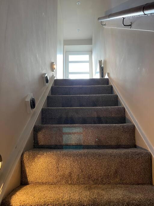 Gorgeous 2 Bed Loft Style Apartment Manchester Buitenkant foto