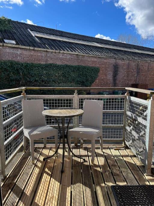 Gorgeous 2 Bed Loft Style Apartment Manchester Buitenkant foto